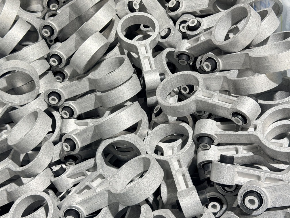 engine mounts 发动机安装座